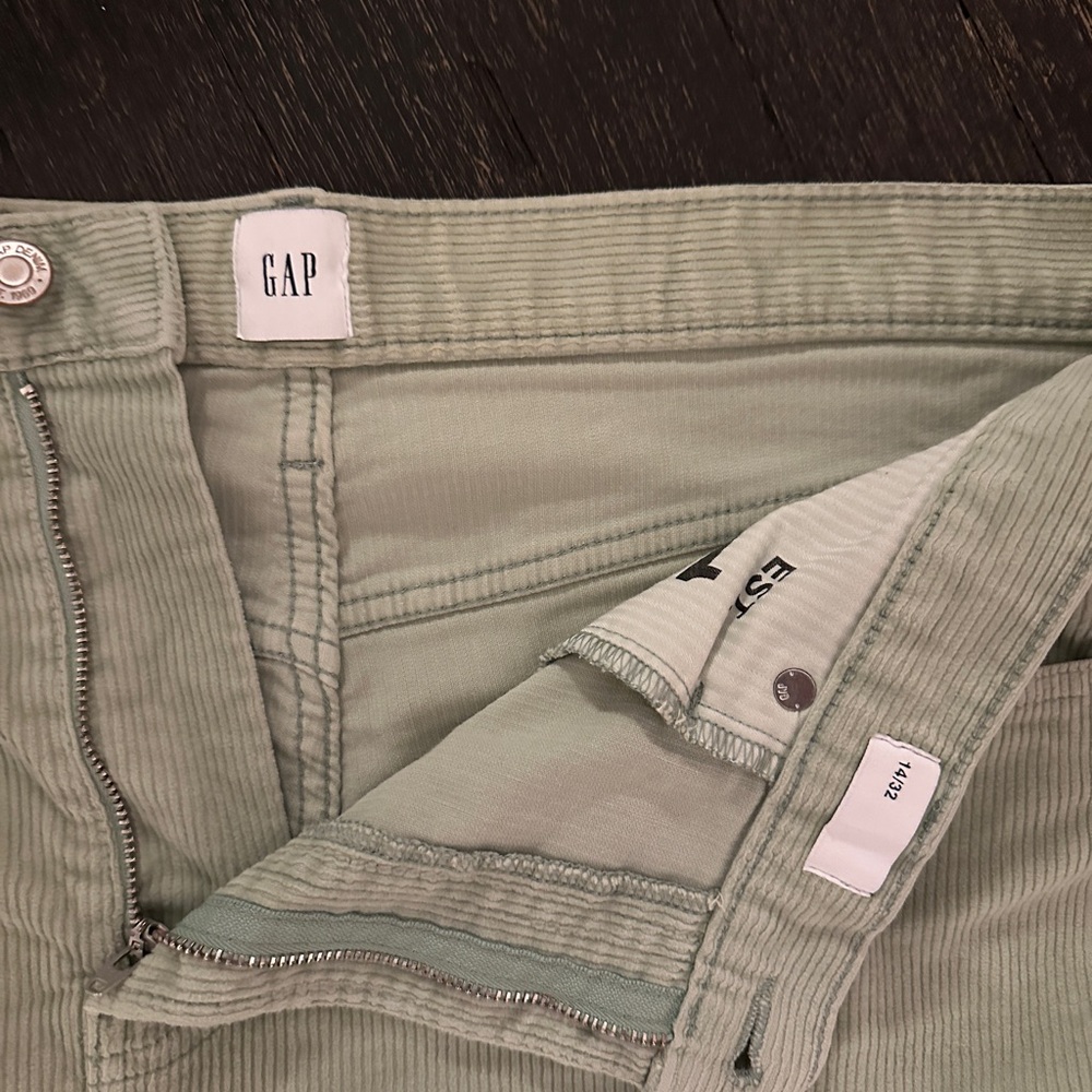 GAP Light Green Corduroy Jean Shorts Size 14/32 - Picture 5 of 5